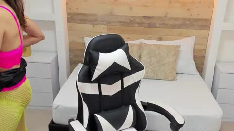 Snapshot of candy_summer28_ chatting on October 1, 7:20 pm CANDY online show from October 1, 7:20 pm