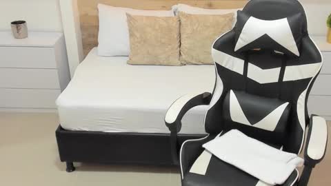 Snapshot of candy_summer28_ chatting on October 14, 7:25 pm CANDY online show from October 14, 7:25 pm