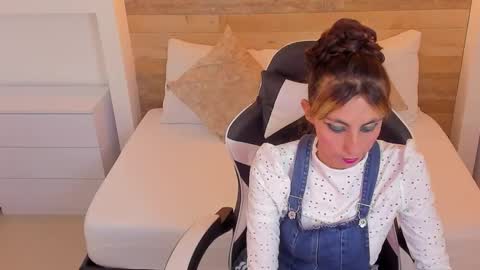 Snapshot of candy_summer28_ chatting on October 28, 7:16 pm CANDY online show from October 28, 7:16 pm