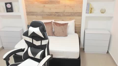 Snapshot of candy_summer28_ chatting on November 1, 7:16 pm CANDY online show from November 1, 7:16 pm