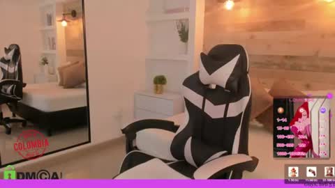 CANDY online show from August 3, 7:39 pm