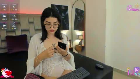 Snapshot of candy_tyna chatting on May 24, 4:34 pm candy_tyna online show from May 24, 4:34 pm