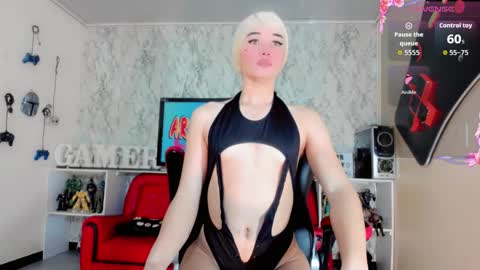 candy_walker__ online show from November 4, 7:24 pm