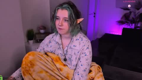 Snapshot of candy_yeah chatting on March 2, 1:08 am Mary online show from March 2, 1:08 am