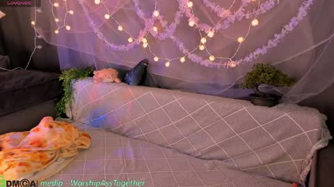 Snapshot of candy_yeah chatting on April 2, 1:14 am Mary online show from April 2, 1:14 am