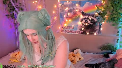 Snapshot of candy_yeah chatting on April 4, 1:04 am Mary online show from April 4, 1:04 am