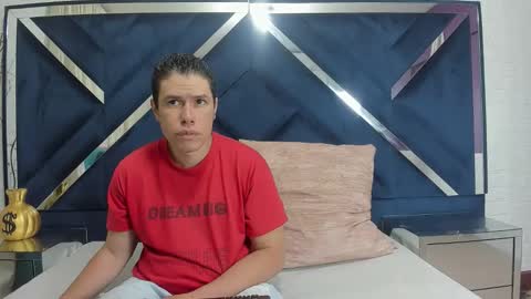 candyandsteven online show from September 14, 2:33 am