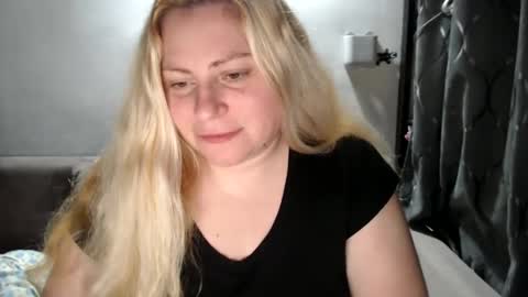 Laura online show from January 8, 1:00 am