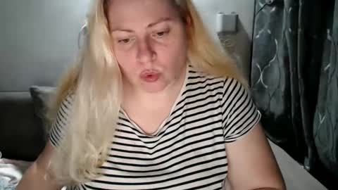 Laura online show from January 14, 5:01 pm