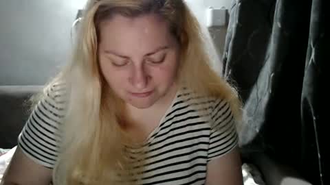 Laura online show from January 15, 5:37 pm