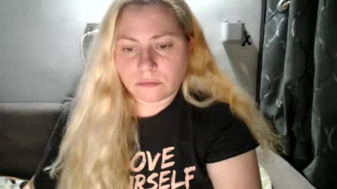 Laura online show from January 19, 9:13 pm