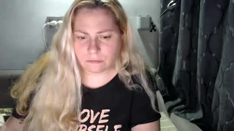 Laura online show from January 21, 11:13 pm