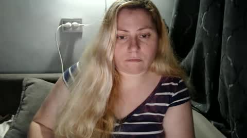 Laura online show from January 23, 1:51 am