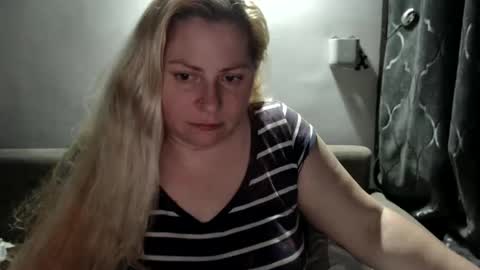 Laura online show from January 24, 7:39 pm