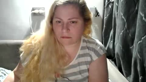 Laura online show from February 2, 2:48 am