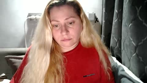 Laura online show from February 26, 10:31 pm