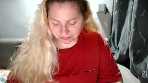 Laura online show from February 28, 10:28 pm