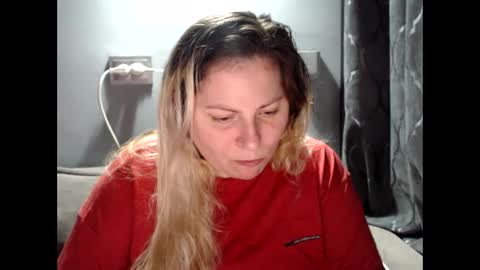 Laura online show from December 13, 8:36 pm