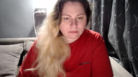Laura online show from March 8, 7:39 pm