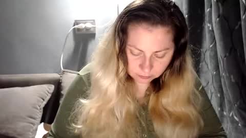 Laura online show from May 22, 6:35 pm