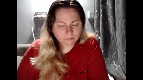 Laura online show from June 5, 7:30 pm