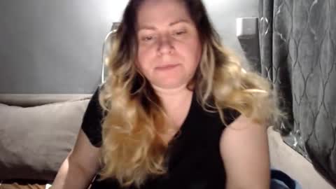 Laura online show from June 10, 11:03 pm