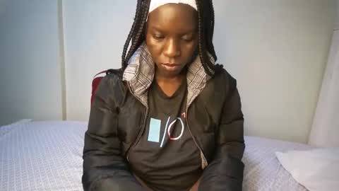 candycurly_ online show from October 6, 2:47 pm