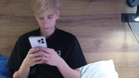 Chris online show from September 10, 2:39 pm