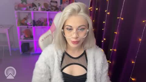 You can call me HH online show from September 21, 6:42 pm