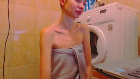 Snapshot of candyjesx chatting on January 28, 6:38 am CANDYJESx online show from January 28, 6:38 am