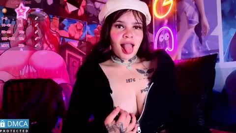 Snapshot of candykane06 chatting on November 15, 1:36 am Candy online show from November 15, 1:36 am