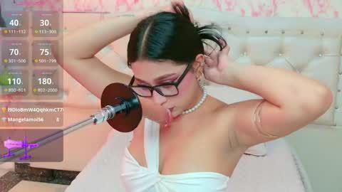 Scarlet  online show from June 5, 5:03 am