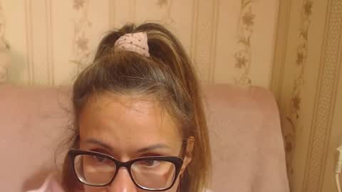 Snapshot of candylady13 chatting on September 25, 10:08 am say meow and send tips online show from September 25, 10:08 am