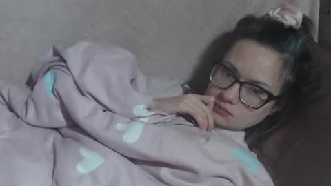 Snapshot of candylady13 chatting on January 19, 7:56 am say meow and send tips online show from January 19, 7:56 am