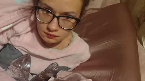 Snapshot of candylady136 chatting on October 16, 9:16 pm say meow and send tip online show from October 16, 9:16 pm