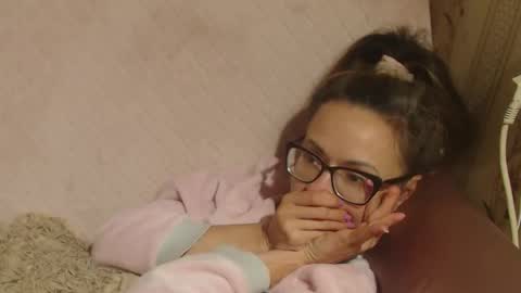 Snapshot of candylady136 chatting on October 18, 11:00 am say meow and send tip online show from October 18, 11:00 am