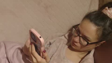 Snapshot of candylady136 chatting on November 26, 2:07 pm say meow and send tip online show from November 26, 2:07 pm