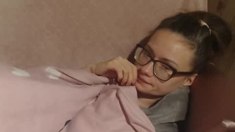 Snapshot of candylady136 chatting on December 3, 11:19 am say meow and send tip online show from December 3, 11:19 am