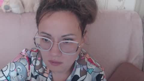 say meow and send tip  online show from June 10, 8:24 am