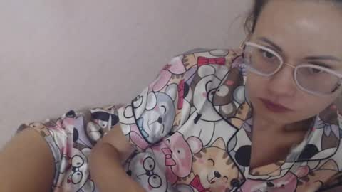say meow and send tip  online show from July 4, 6:41 am