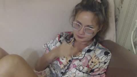say meow and send tip  online show from August 1, 7:46 pm