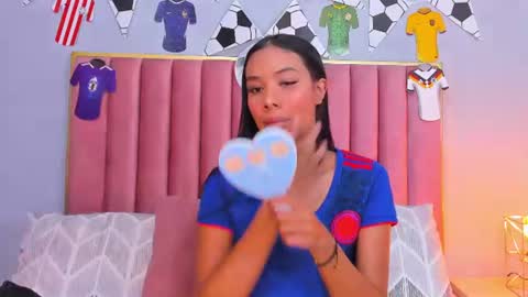 Snapshot of candylips4 chatting on June 14, 12:18 pm Candy online show from June 14, 12:18 pm