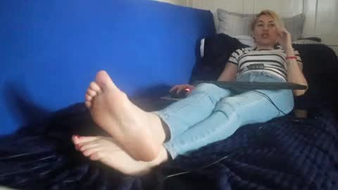 Snapshot of candylondon86 chatting on May 10, 12:21 pm Goddess Diana online show from May 10, 12:21 pm