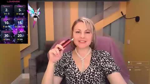 Snapshot of candylons chatting on November 3, 6:36 am CandyLons online show from November 3, 6:36 am