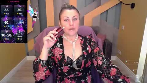 Snapshot of candylons chatting on November 22, 6:23 am CandyLons online show from November 22, 6:23 am