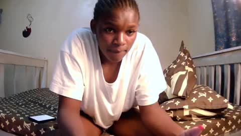 Snapshot of candymia3 chatting on December 1, 6:52 pm Candice online show from December 1, 6:52 pm