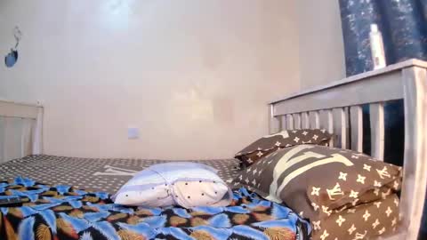 Snapshot of candymia3 chatting on December 16, 4:02 am Candice online show from December 16, 4:02 am
