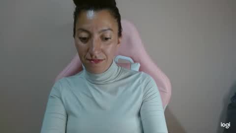candymilfff online show from February 20, 4:09 am