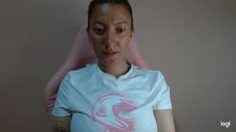 candymilfff online show from March 28, 9:25 pm