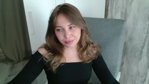 candymini online show from December 3, 8:45 am